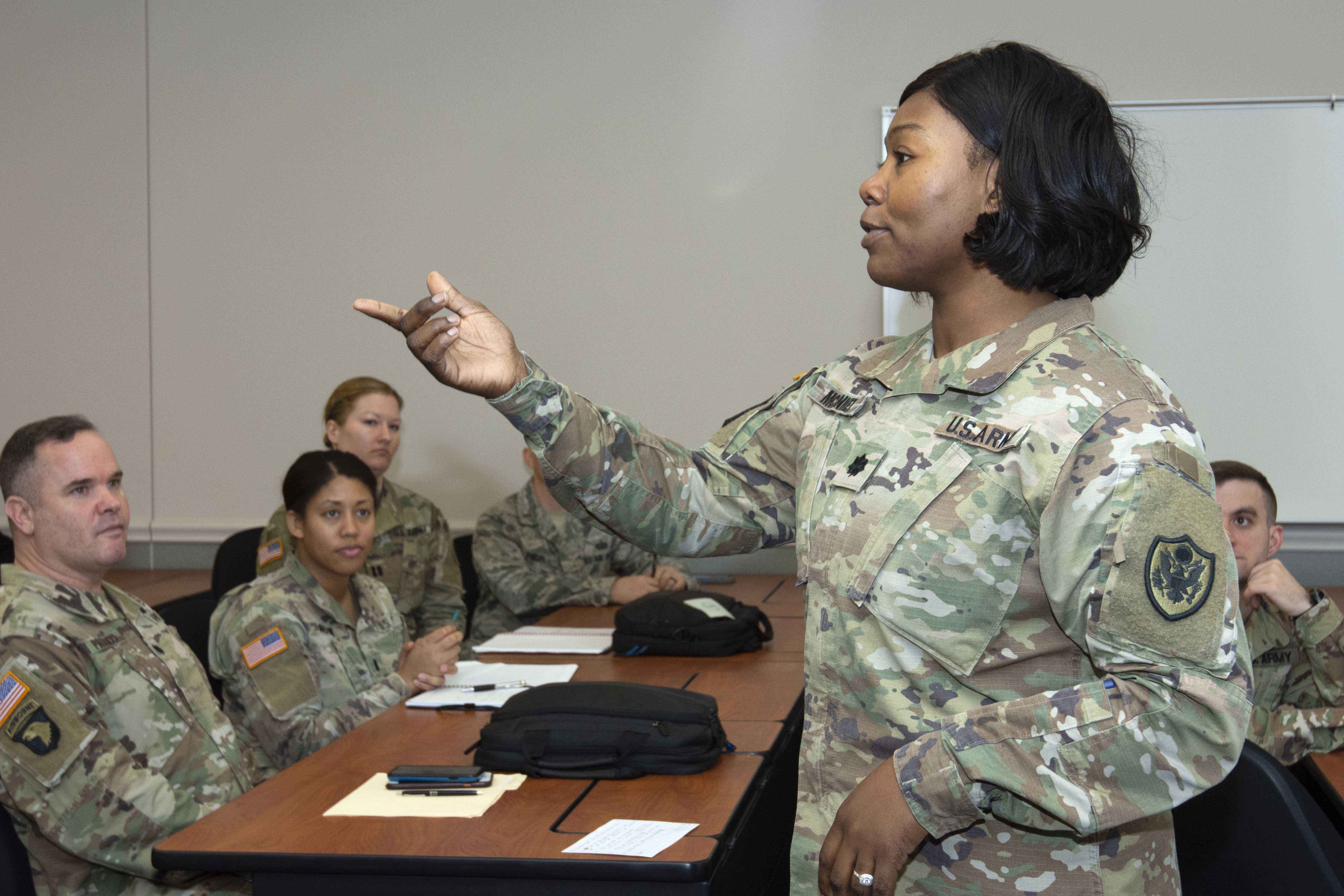 Image of military students during an inprocessing brief